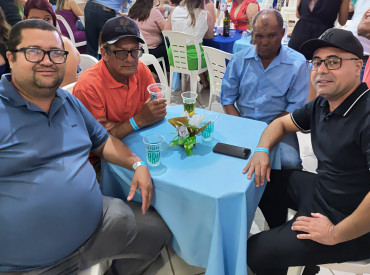 Foto 12: Funcionários Municipais de Quatá são homenageados com festa
