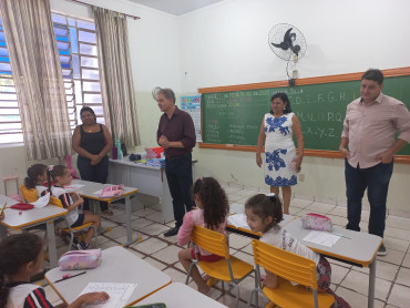 Foto 154: Volta às Aulas em Quatá: Alunos recebem Kit Escolar e Mimo especial