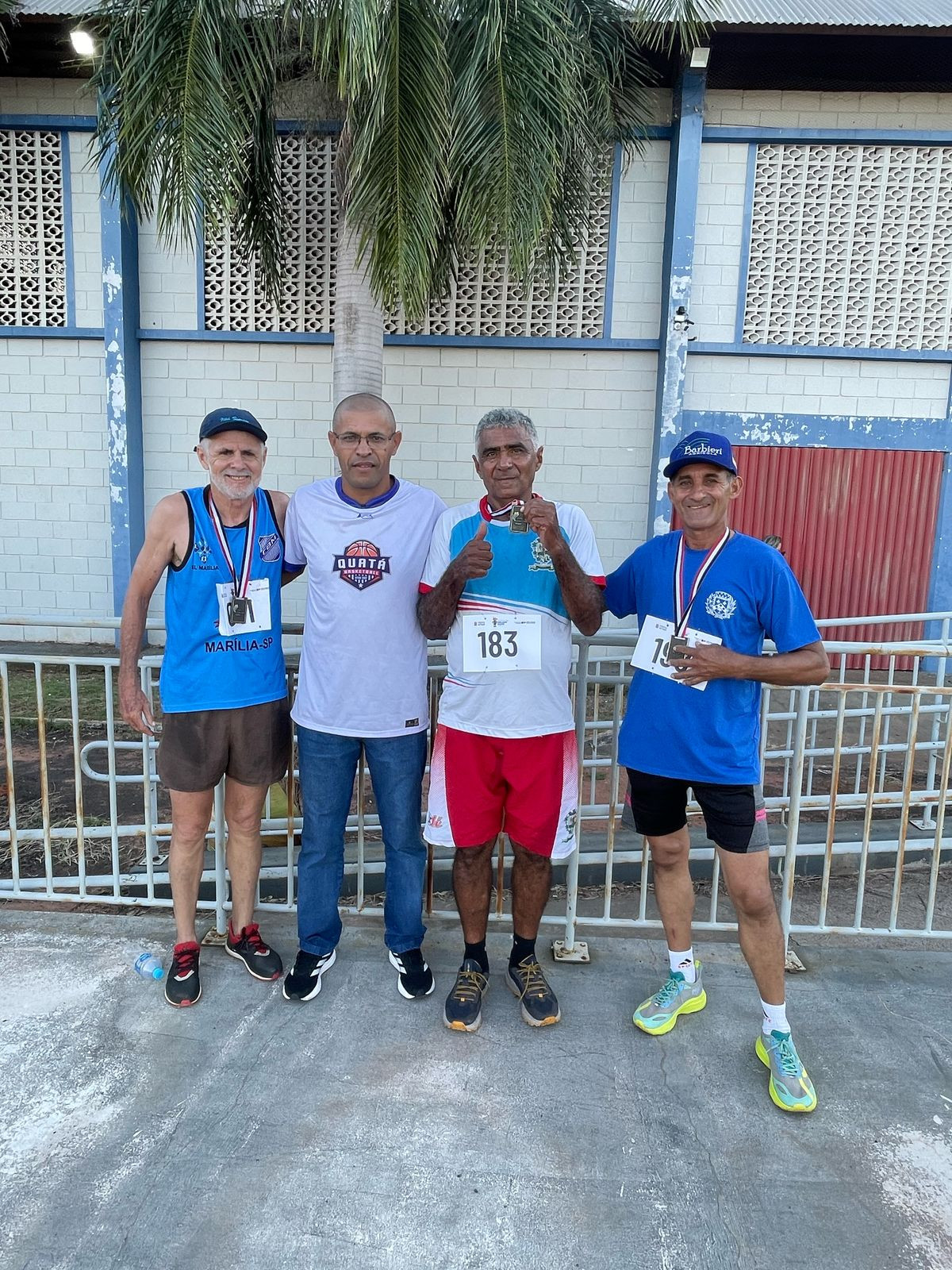 Foto 2: Quatá conquista 1º lugar nos Jogos da Melhor Idade - pelo atletismo, categoria 56 a 60 anos masculino