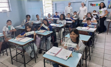 Foto 47: Saúde Bucal vai até as Escolas Municipais e particulares de Quatá