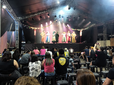 Foto 95: Quatá recebe Palco Móvel Emcena Brasil Edição Certame