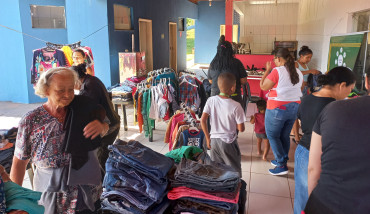 Foto 47: Fundo Social de Solidariedade e Secretaria de Promoção Social realizam Varal Solidário especial de Natal