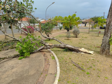 Foto 10: Comunicado Oficial: Temporal em Quatá