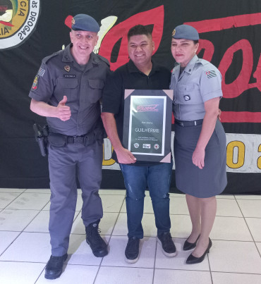 Foto 227: Alunos dos 5º anos de Escolas Municipais recebem certificado do Proerd