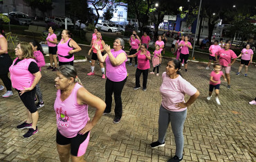 Foto 34: Caminhada e Passeio Ciclístico em prol do Outubro Rosa