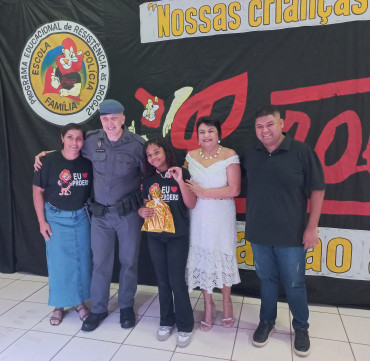 Foto 68: Alunos dos 5º anos de Escolas Municipais recebem certificado do Proerd