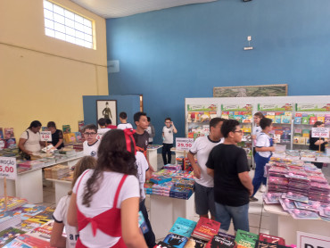 Foto 21: Prestigie a FEIRA DO LIVRO