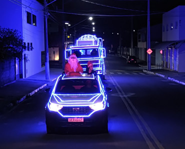 Foto 53: Natal de Luz da G10 Concreto leva carreata natalina às ruas de Quatá