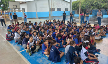 Foto 42: Alunos e usuários recebem orientações sobre prevenção e controle do diabetes 