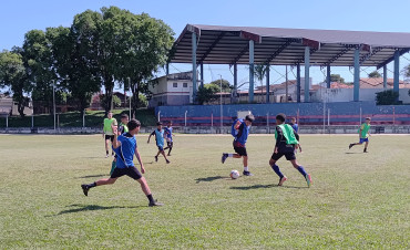 Foto 32: Avaliação do Sfera Futebol Clube reúne atletas de Quatá