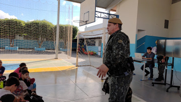 Foto 10: Palestra de conscientização sobre o combate ao tráfico de animais silvestres