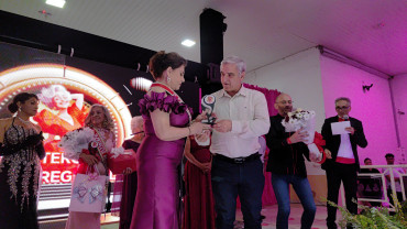 Foto 58: Candidata de Quatá vence Concurso Miss Terceira Idade Regional 2025