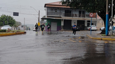 Foto 43: 5ª TVCom Running - Corrida de Pedestres em comemoração ao aniversário de Quatá