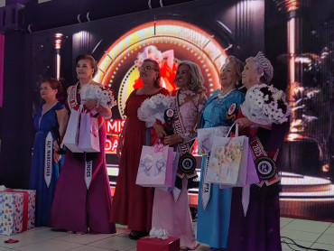 Foto 71: Candidata de Quatá vence Concurso Miss Terceira Idade Regional 2025