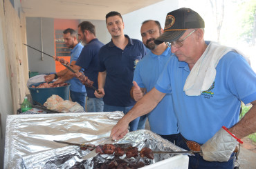 Foto 208: Churrasco marca as comemorações alusivas ao Dia das Crianças