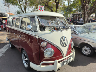 Foto 87: 3º Encontro de Carros Antigos e Motociclistas reúne centenas de expositores em Quatá