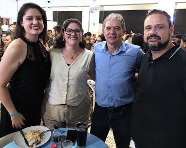 Foto 132: Funcionários Municipais de Quatá são homenageados com festa