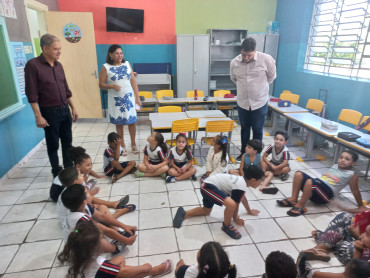 Foto 139: Volta às Aulas em Quatá: Alunos recebem Kit Escolar e Mimo especial