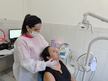 Foto 2: Saúde realiza ações alusivas a Campanha do outubro Rosa