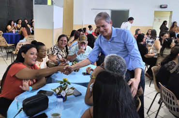 Foto 46: Funcionários Municipais de Quatá são homenageados com festa