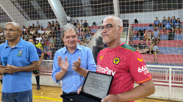 Foto 9: Villa F.C vence nos pênaltis a final do Campeonato de Férias e conquista o título de campeã da competição