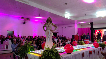 Foto 213: Candidata de Quatá vence Concurso Miss Terceira Idade Regional 2025