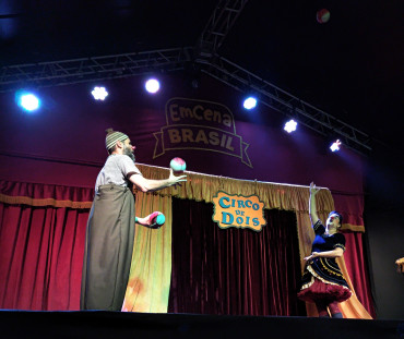 Foto 67: Quatá recebe Palco Móvel Emcena Brasil Edição Certame