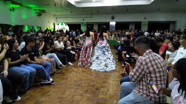 Foto 52: Moda e consciência ambiental é destaque em desfile da Etec