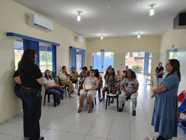 Foto 3: Entrega de enxoval para gestantes e encerramento do ciclo de 2025