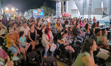 Foto 69: Quatá recebe Palco Móvel Emcena Brasil Edição Certame