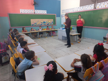 Foto 160: Volta às Aulas em Quatá: Alunos recebem Kit Escolar e Mimo especial