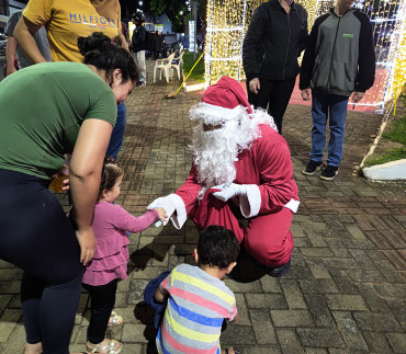 Foto 5: Natal de Luz da G10 Concreto leva carreata natalina às ruas de Quatá