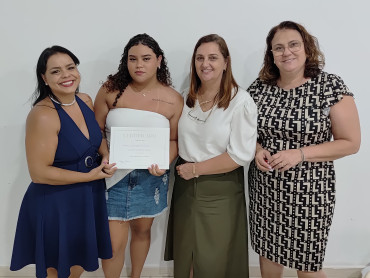 Foto 59: Entrega de certificados marca encerramento de cursos profissionalizantes em Quatá