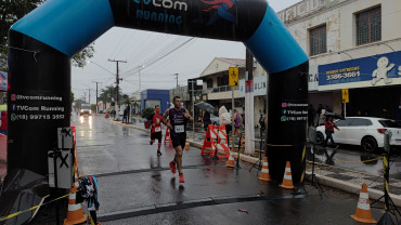 Foto 11: 5ª TVCom Running - Corrida de Pedestres em comemoração ao aniversário de Quatá
