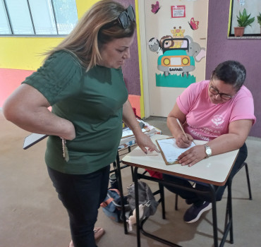 Foto 13: Funcionários de Escolas e Creches recebem ações de prevenção do Outubro Rosa