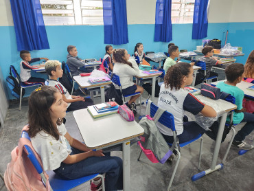 Foto 80: Volta às Aulas em Quatá: Alunos recebem Kit Escolar e Mimo especial
