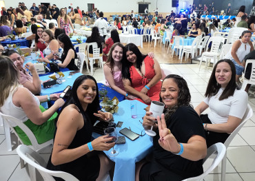 Foto 26: Funcionários Municipais de Quatá são homenageados com festa