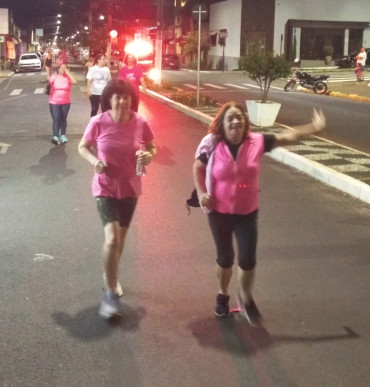 Foto 7: Caminhada e Passeio Ciclístico em prol do Outubro Rosa