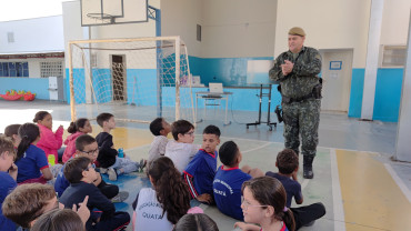 Foto 28: Palestra de conscientização sobre o combate ao tráfico de animais silvestres