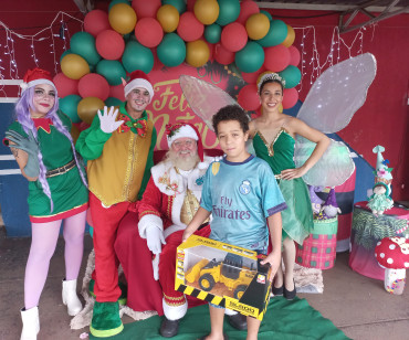 Foto 80: Especial de Natal: entrega de brinquedos