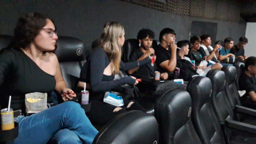 Foto 4: Diversão e Cultura: Alunos da Etec de Quatá vão ao Cinema do Prudenshopping