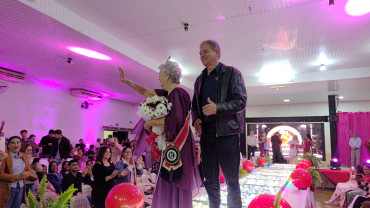 Foto 67: Candidata de Quatá vence Concurso Miss Terceira Idade Regional 2025