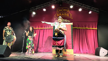 Foto 20: Quatá recebe Palco Móvel Emcena Brasil Edição Certame