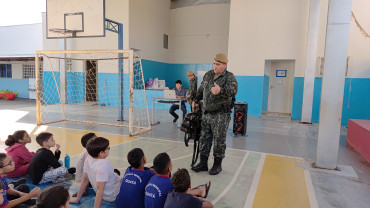 Foto 11: Palestra de conscientização sobre o combate ao tráfico de animais silvestres