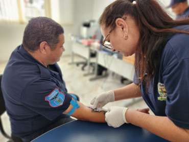 Foto 11: Campanha Novembro Azul: Saúde realiza exames em Funcionários Municipais