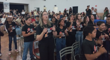 Foto 236: Alunos dos 5º anos de Escolas Municipais recebem certificado do Proerd