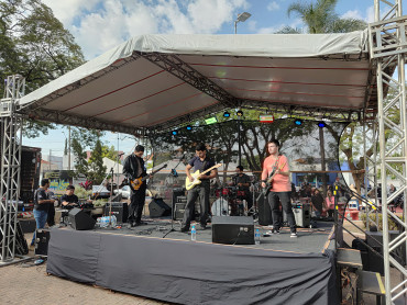 Foto 32: 3º Encontro de Carros Antigos e Motociclistas reúne centenas de expositores em Quatá
