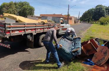 Foto 48: Prefeitura de Quatá realiza mais um arrastão contra a Dengue e Escorpião
