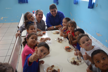 Foto 205: Churrasco marca as comemorações alusivas ao Dia das Crianças