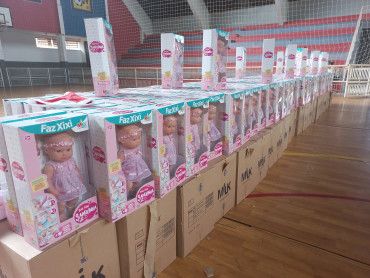 Foto 9: Especial de Natal: entrega de brinquedos